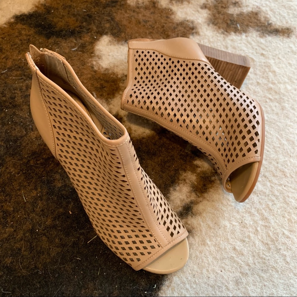 🌟 BP CREAM HEELS